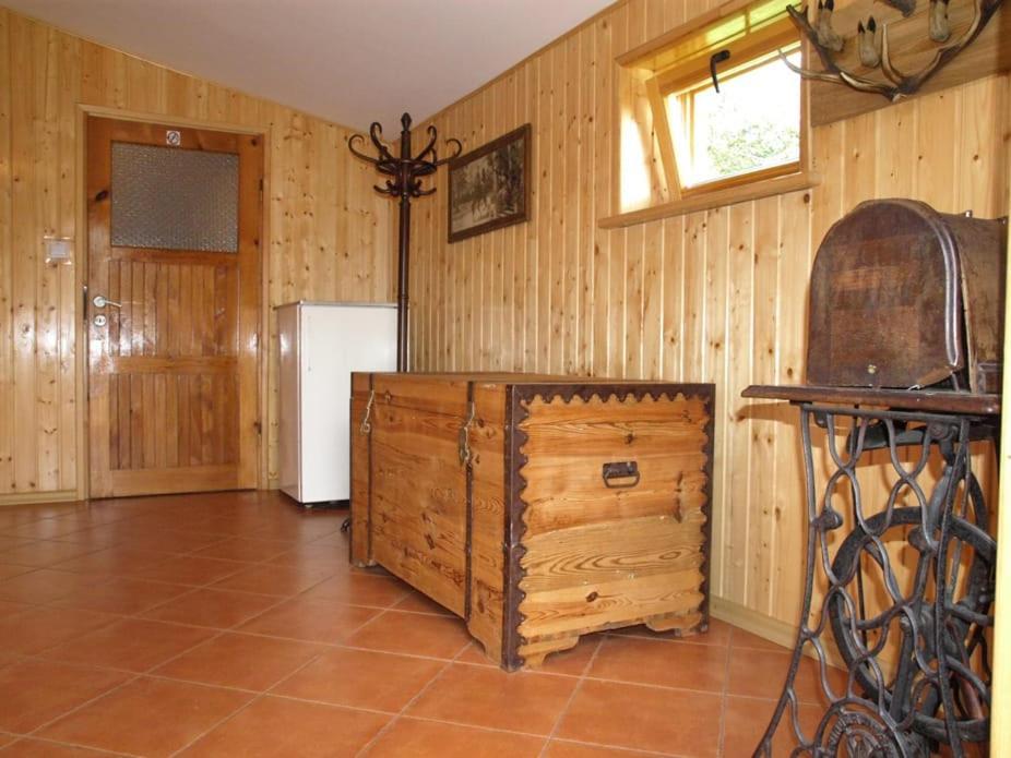 Dom Zajezdny Villa Bialowieza Bagian luar foto